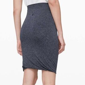 *NWT* Lululemon Boulevard Bliss Skirt True Navy / White Seamless Size 10